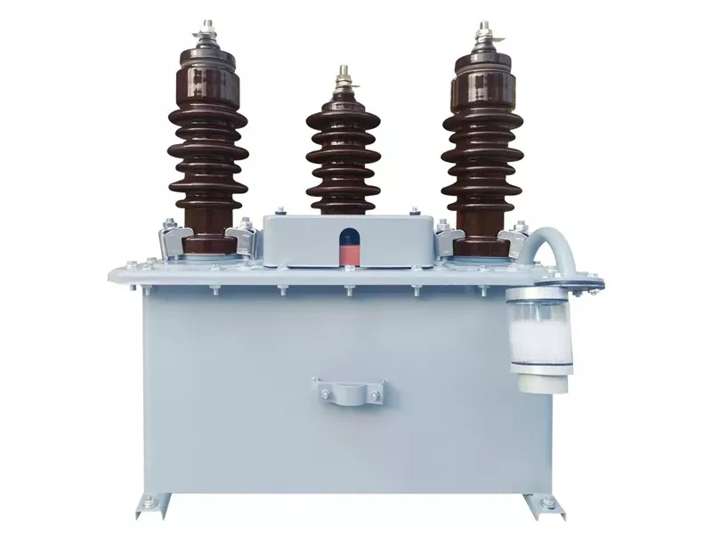 Ar žinote, kaip veikia transformatorius? Nuo elektromagnetinės indukcijos iki didelio efektyvumo konversijos